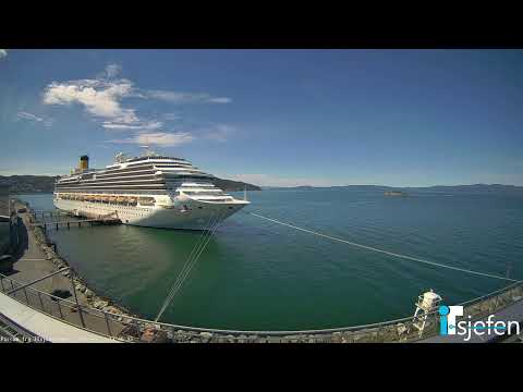 Live HD webcam view of Pirbadet area in Trondheim, Trondelag, Norway