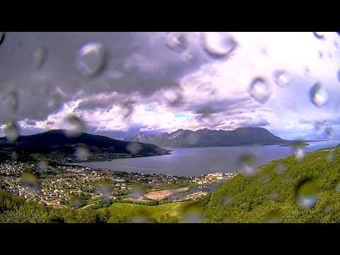 Bergseng Grytøya island scenic coastal view live webcam in Troms Og Finnmark Norway