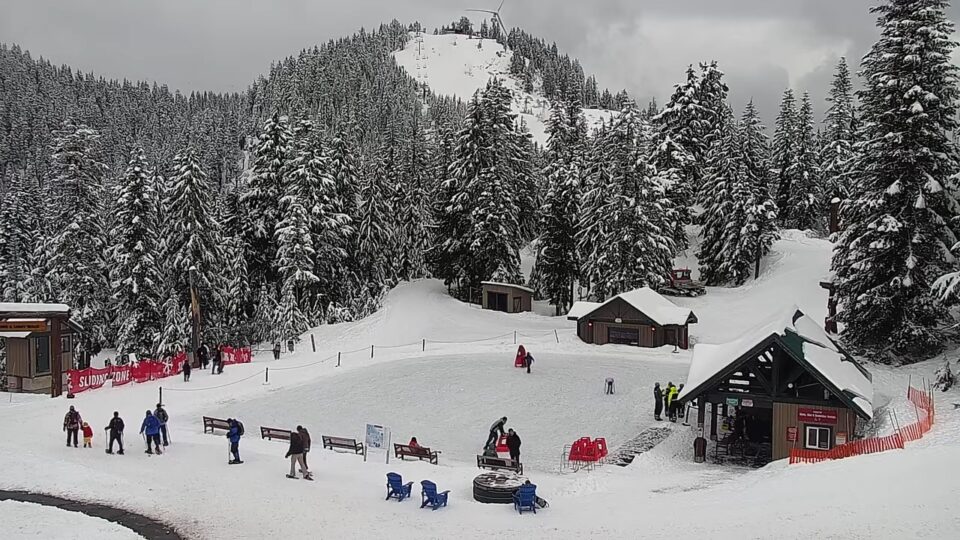 LIVE Grouse Mountain 4K _ Snowfall, Ski Slopes & Scenic Vancouver Views _ Winter Live Cam