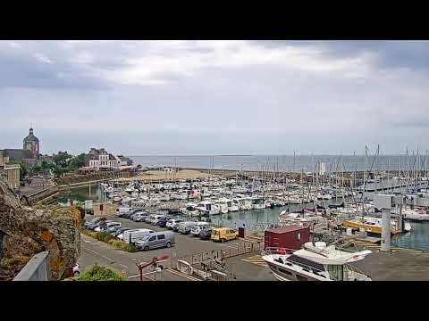 Piriac Sur Mer live webcam showing scenic coastal village and harbor views in France